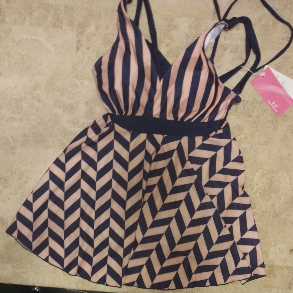🌺Sexy Rotita Swim Dress Tankini and shorts with padded bralette. Size M US 2-4 - Picture 7 of 8